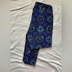 LuLaRoe Vibrant Patterned Leggings